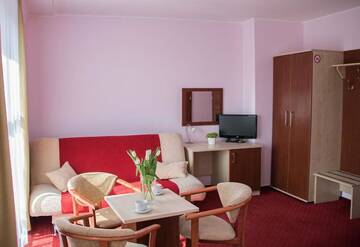 Фото номера Трехместный номер Отель Hotel Aleksander г. Устка 3